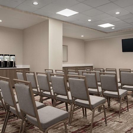 Hilton Garden Inn Philadelphia-Форт Вашингтон Екстериор снимка