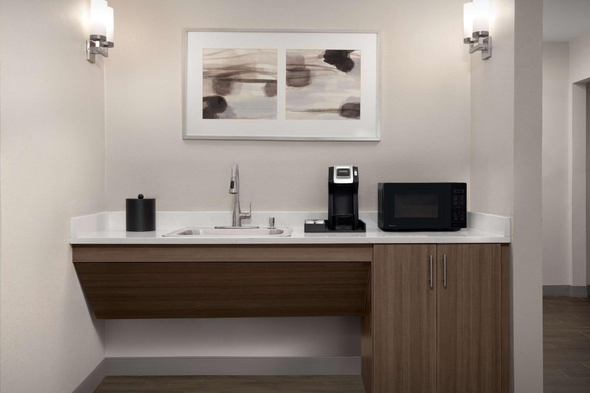 Hilton Garden Inn Philadelphia-Форт Вашингтон Екстериор снимка