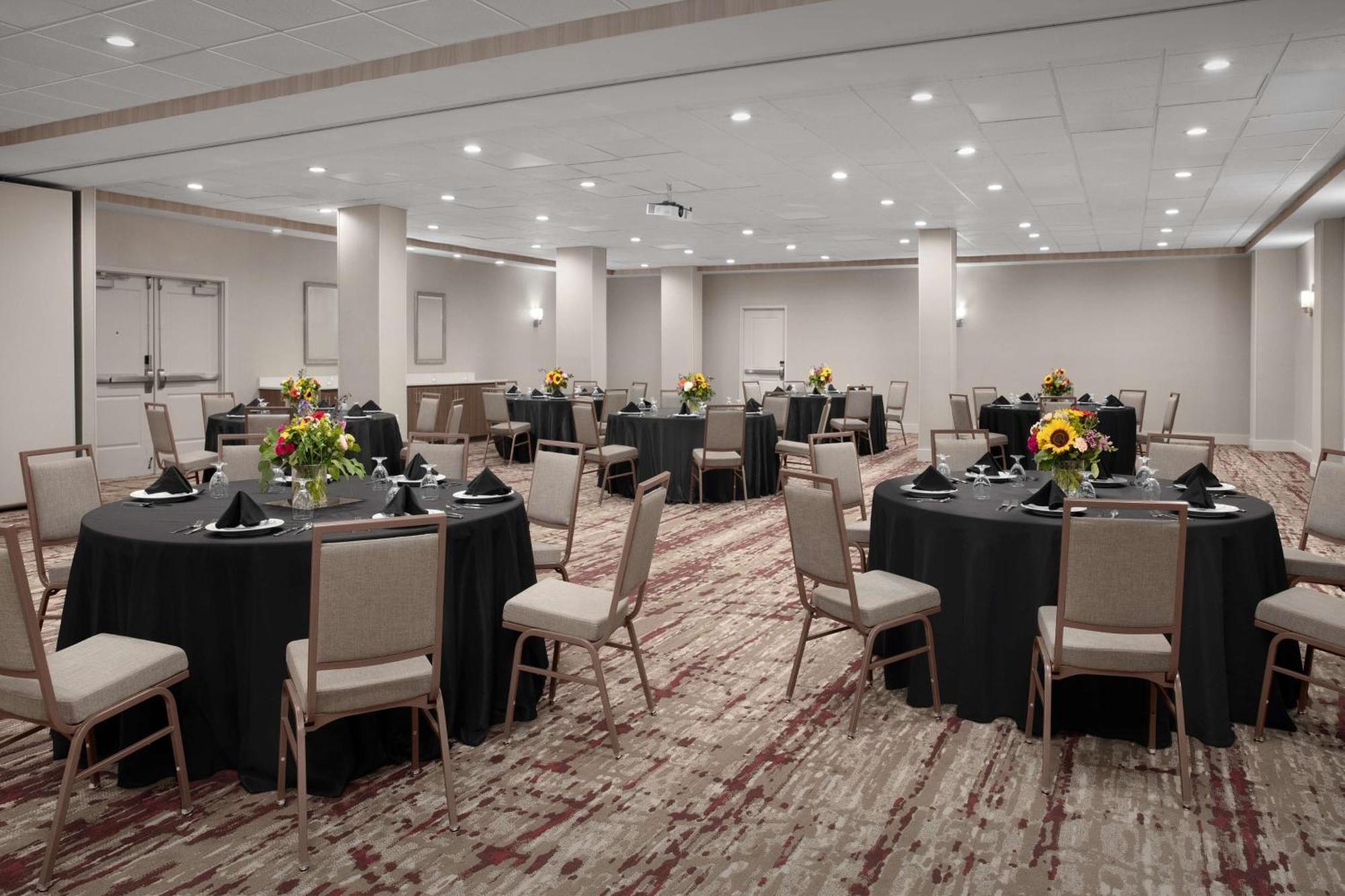Hilton Garden Inn Philadelphia-Форт Вашингтон Екстериор снимка