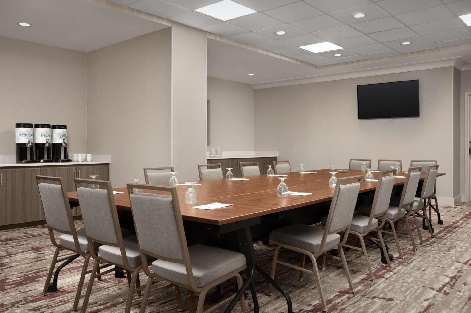Hilton Garden Inn Philadelphia-Форт Вашингтон Екстериор снимка