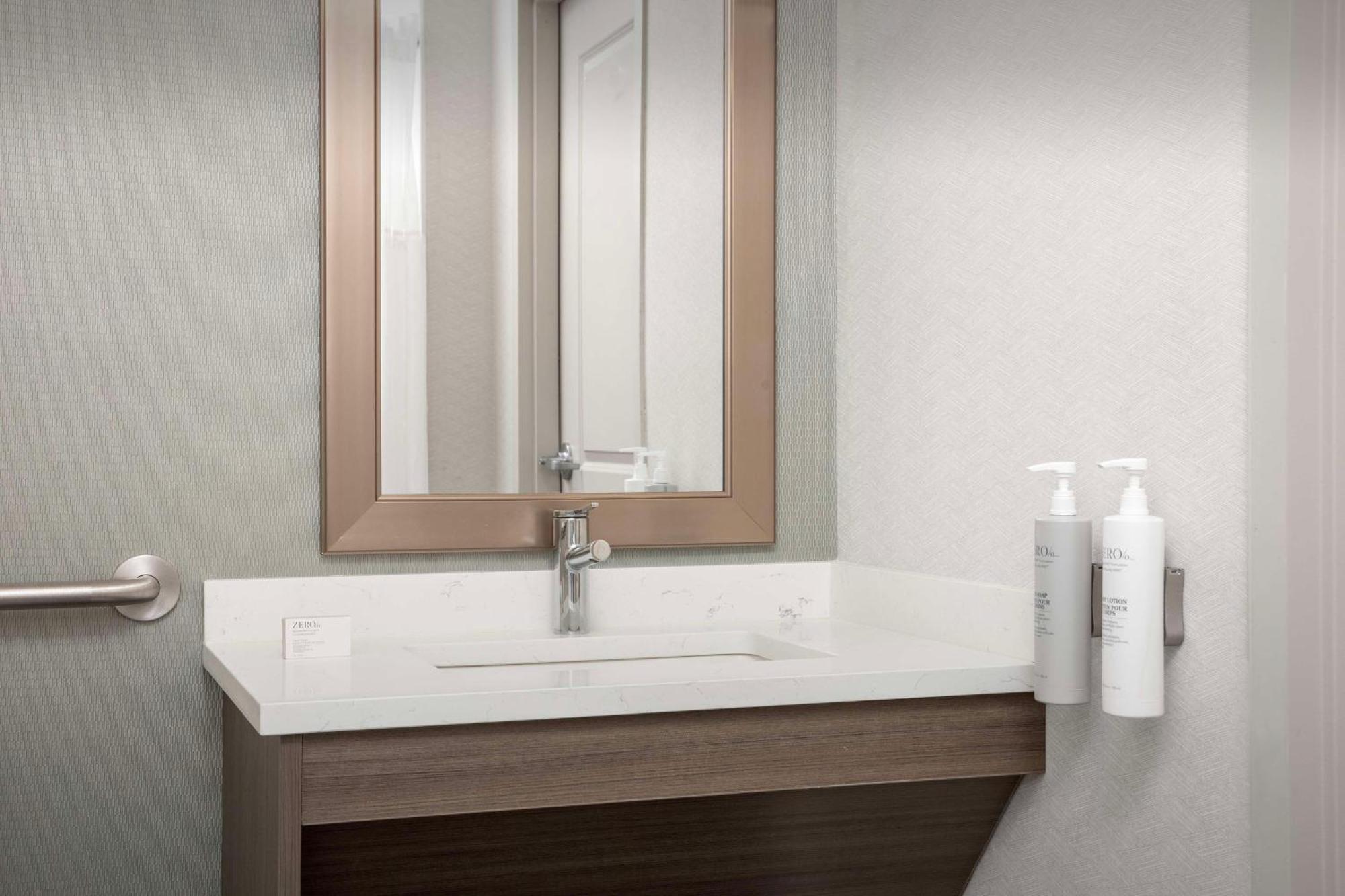 Hilton Garden Inn Philadelphia-Форт Вашингтон Екстериор снимка