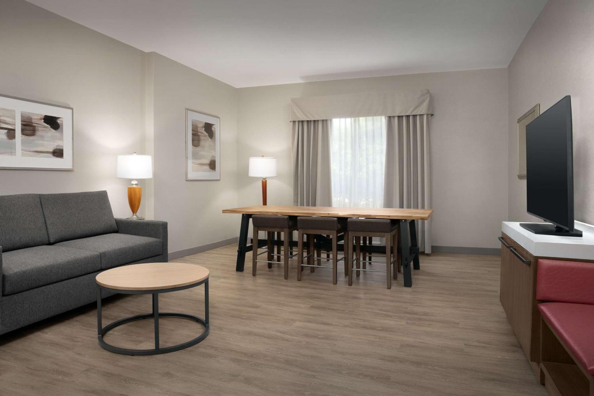 Hilton Garden Inn Philadelphia-Форт Вашингтон Екстериор снимка