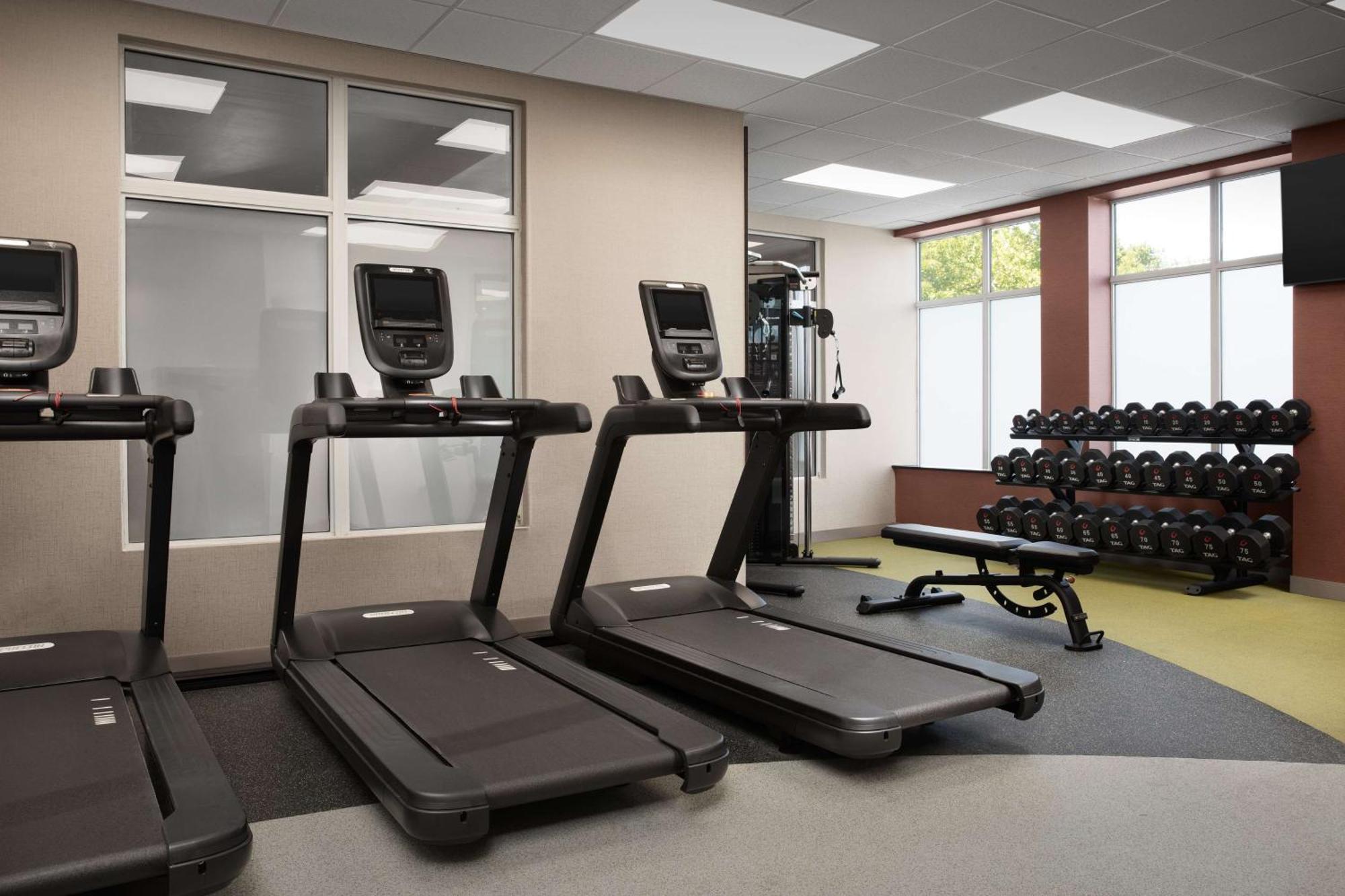Hilton Garden Inn Philadelphia-Форт Вашингтон Екстериор снимка