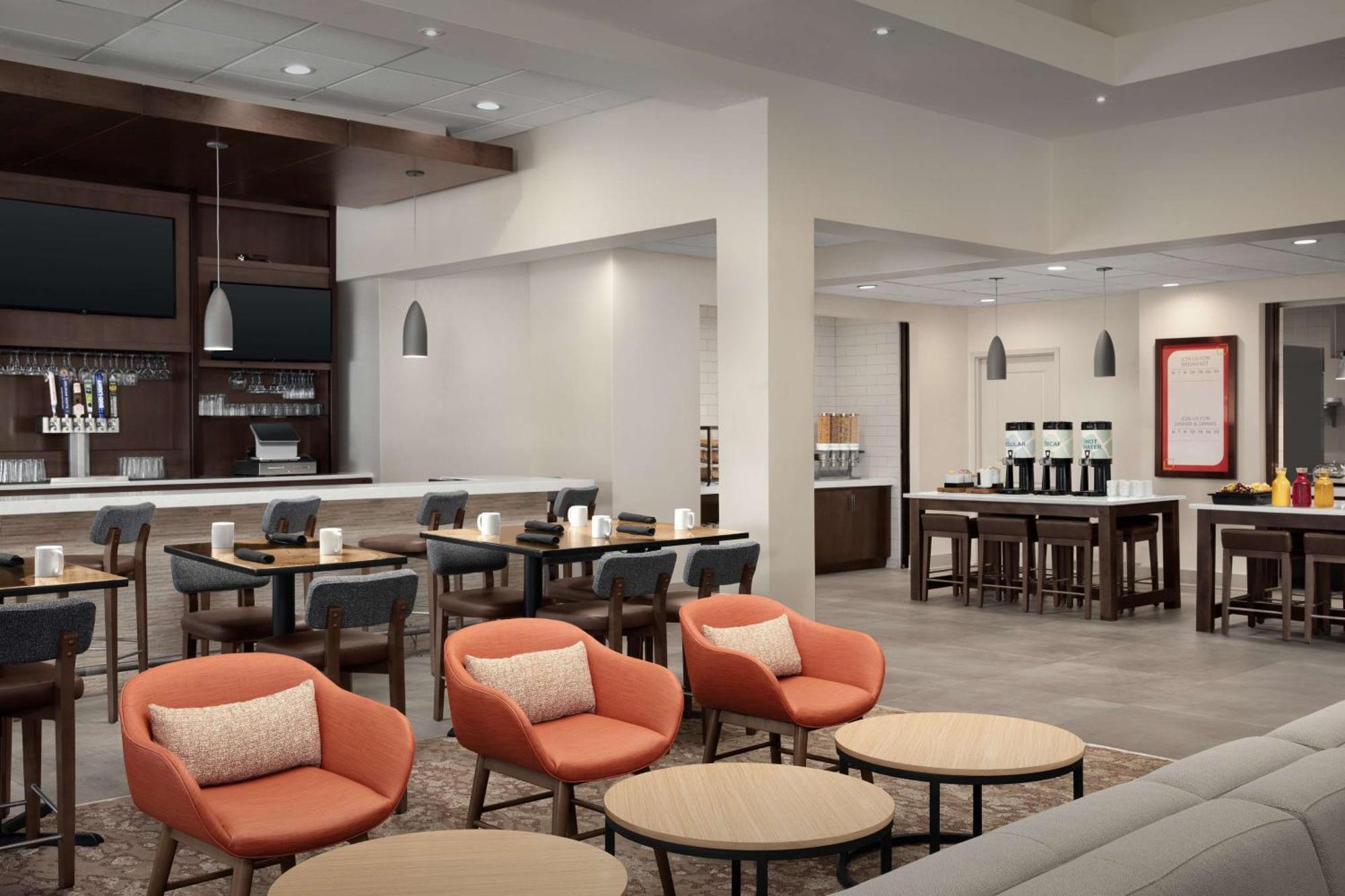 Hilton Garden Inn Philadelphia-Форт Вашингтон Екстериор снимка