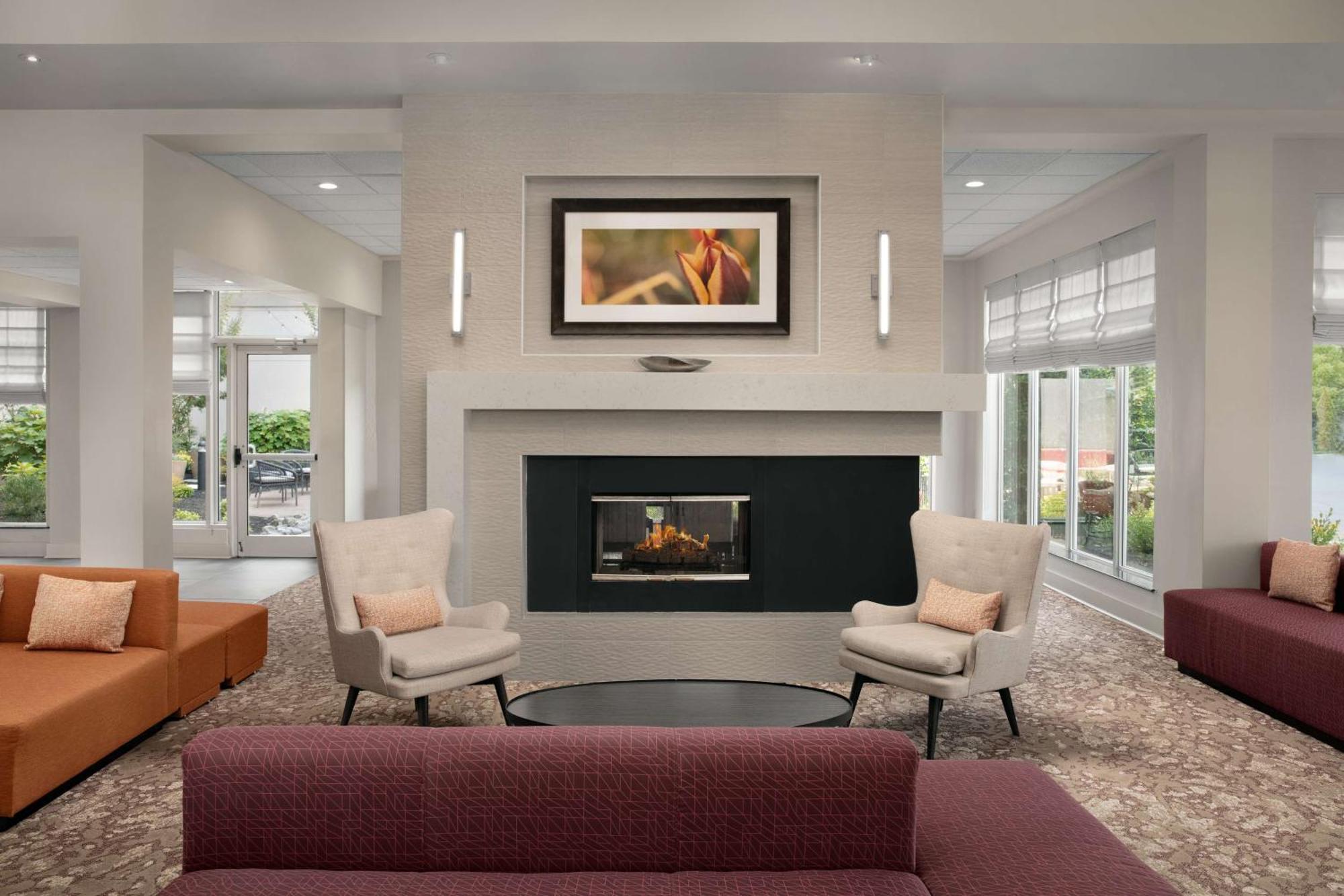 Hilton Garden Inn Philadelphia-Форт Вашингтон Екстериор снимка